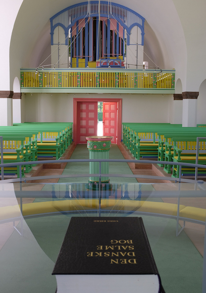 Fra alter mod orgel Uhre Kirke