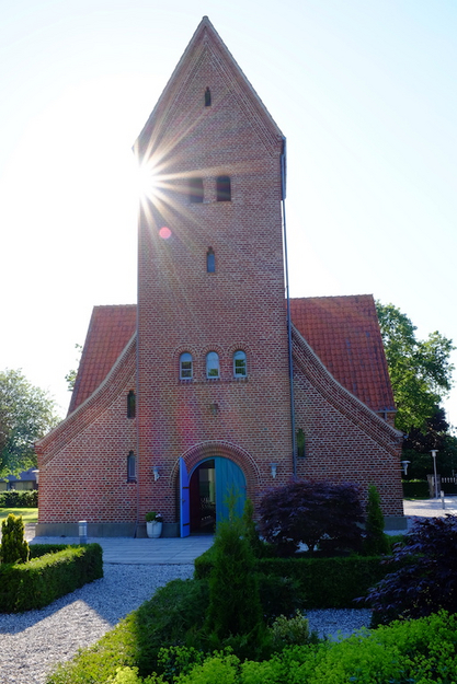 Indgang Uhre kirke